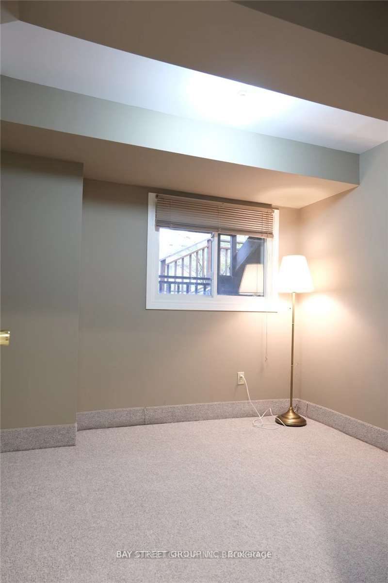 9 Chadburn Crescent, #Lower