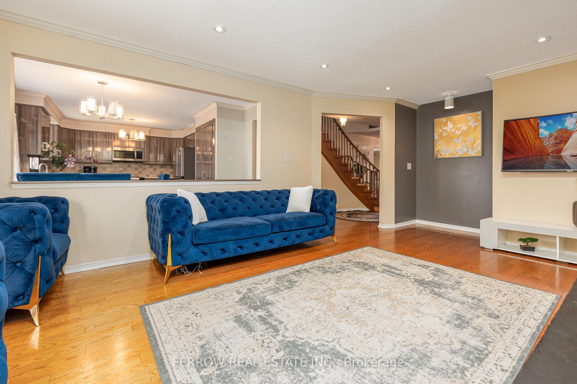 271 Crossland Gate