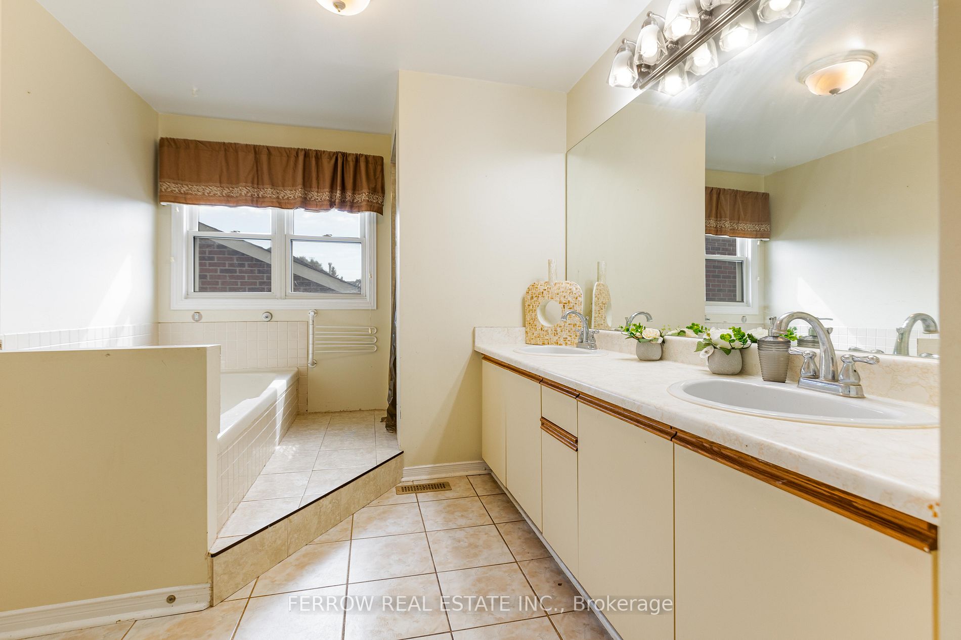 271 Crossland Gate