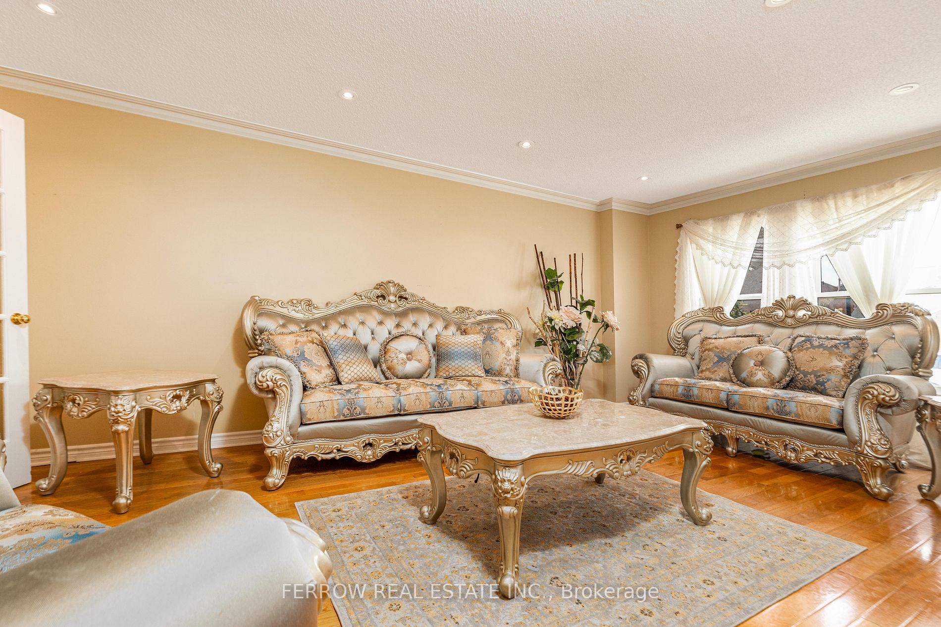 271 Crossland Gate