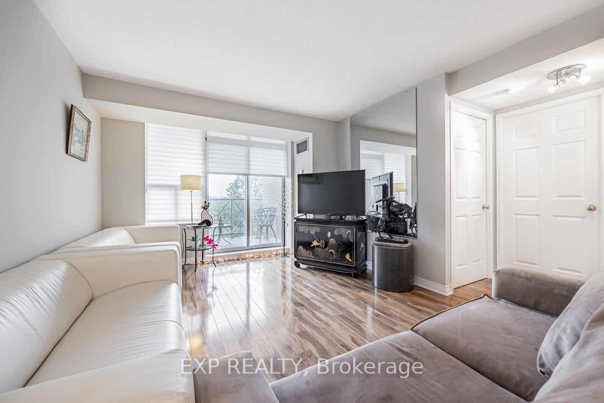 2200 John St, #406