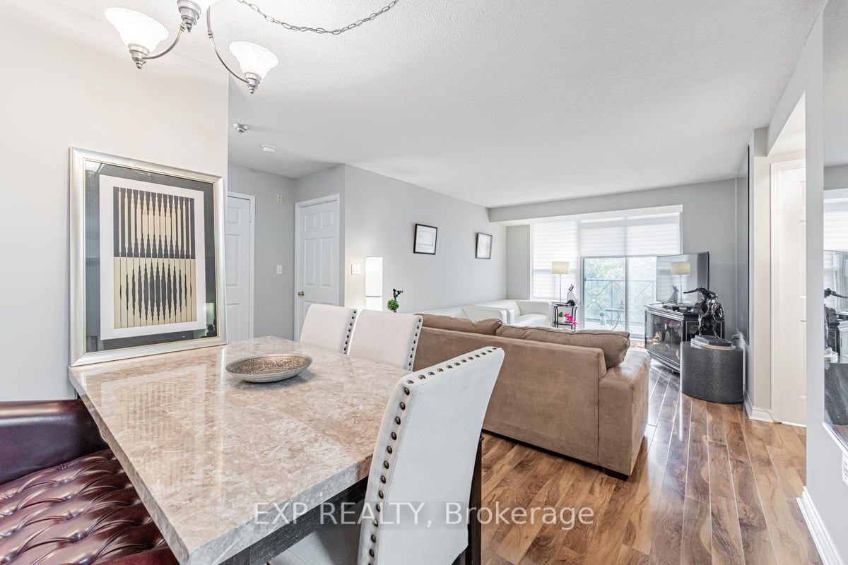 2200 John St, #406
