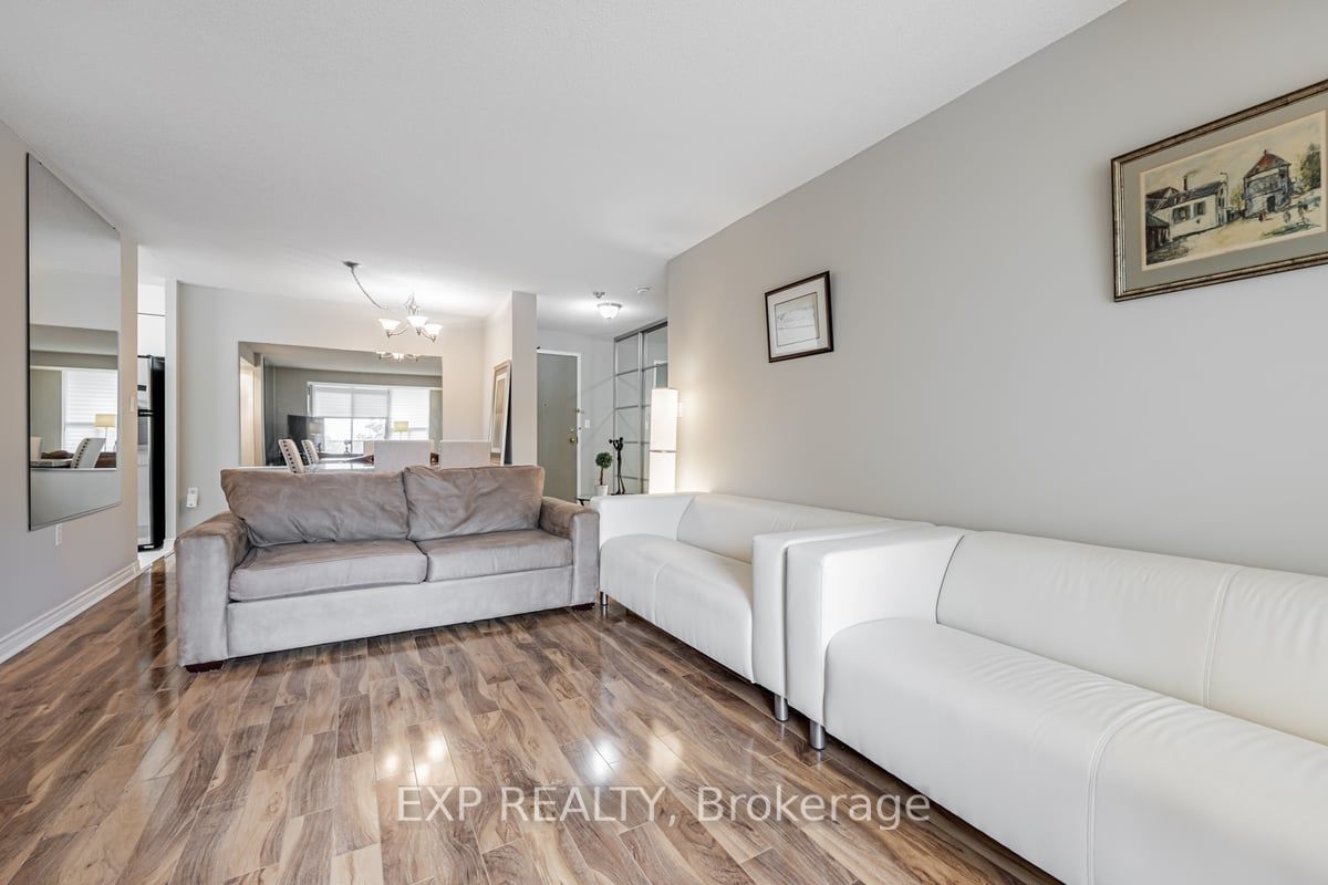2200 John St, #406