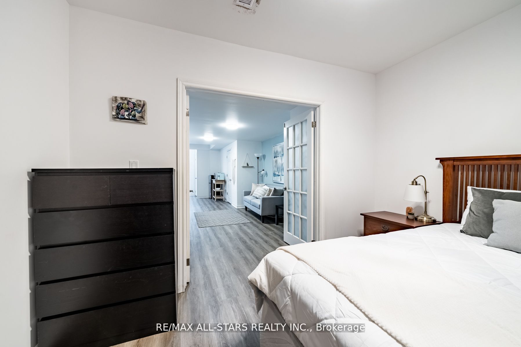 6395 Main St