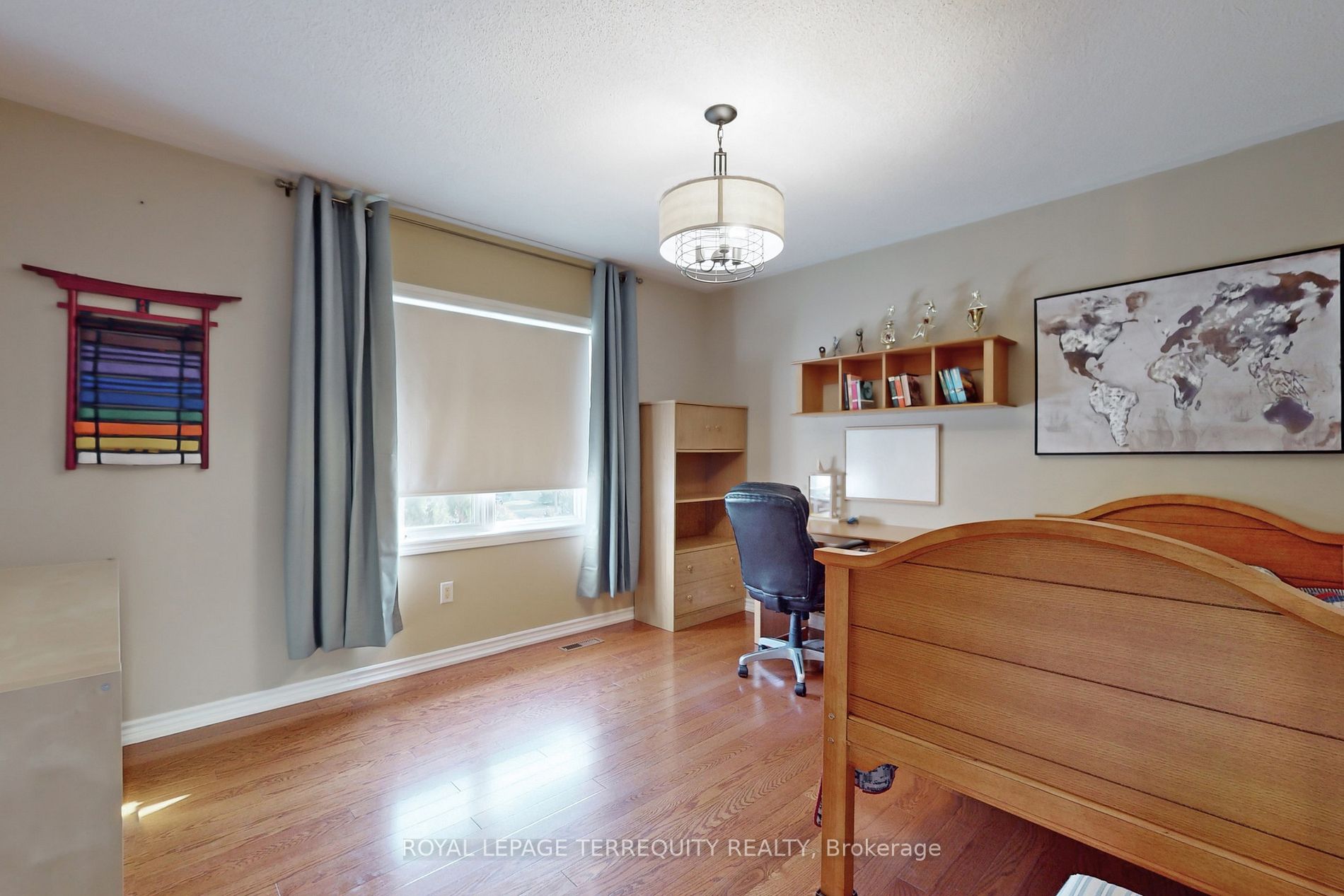 947 Northern Prospect Cres
