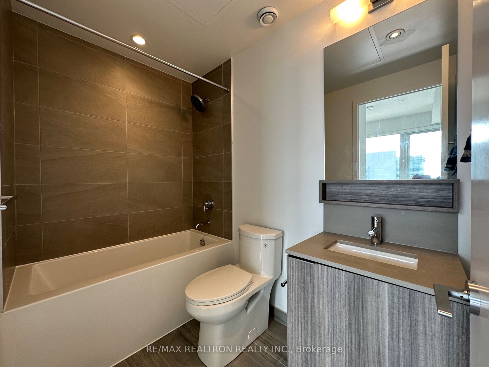 5 Buttermill Ave, #1907
