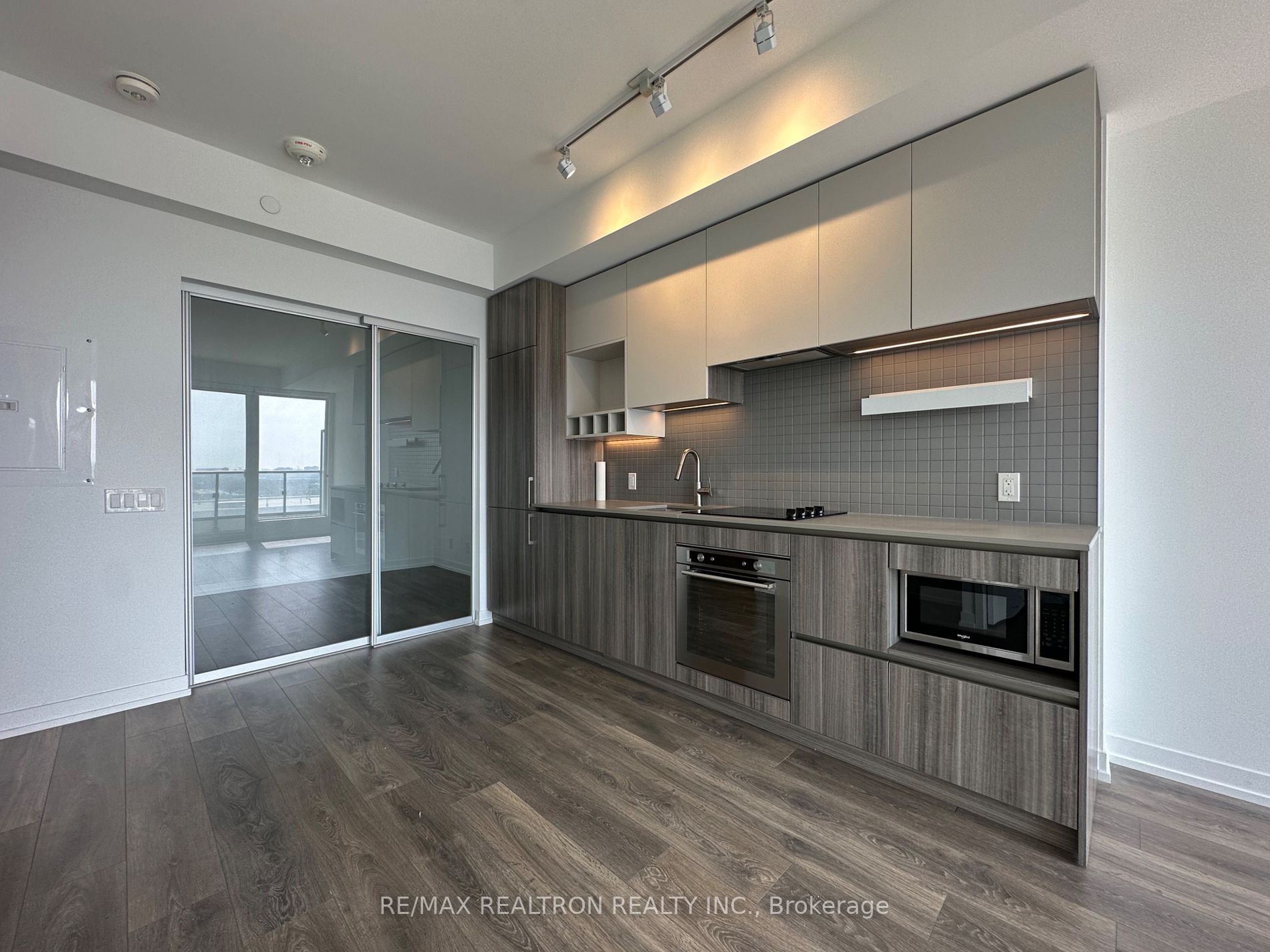 5 Buttermill Ave, #1907