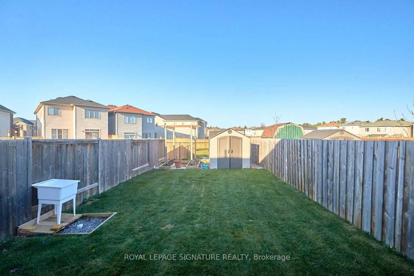 22 Admiral Cres