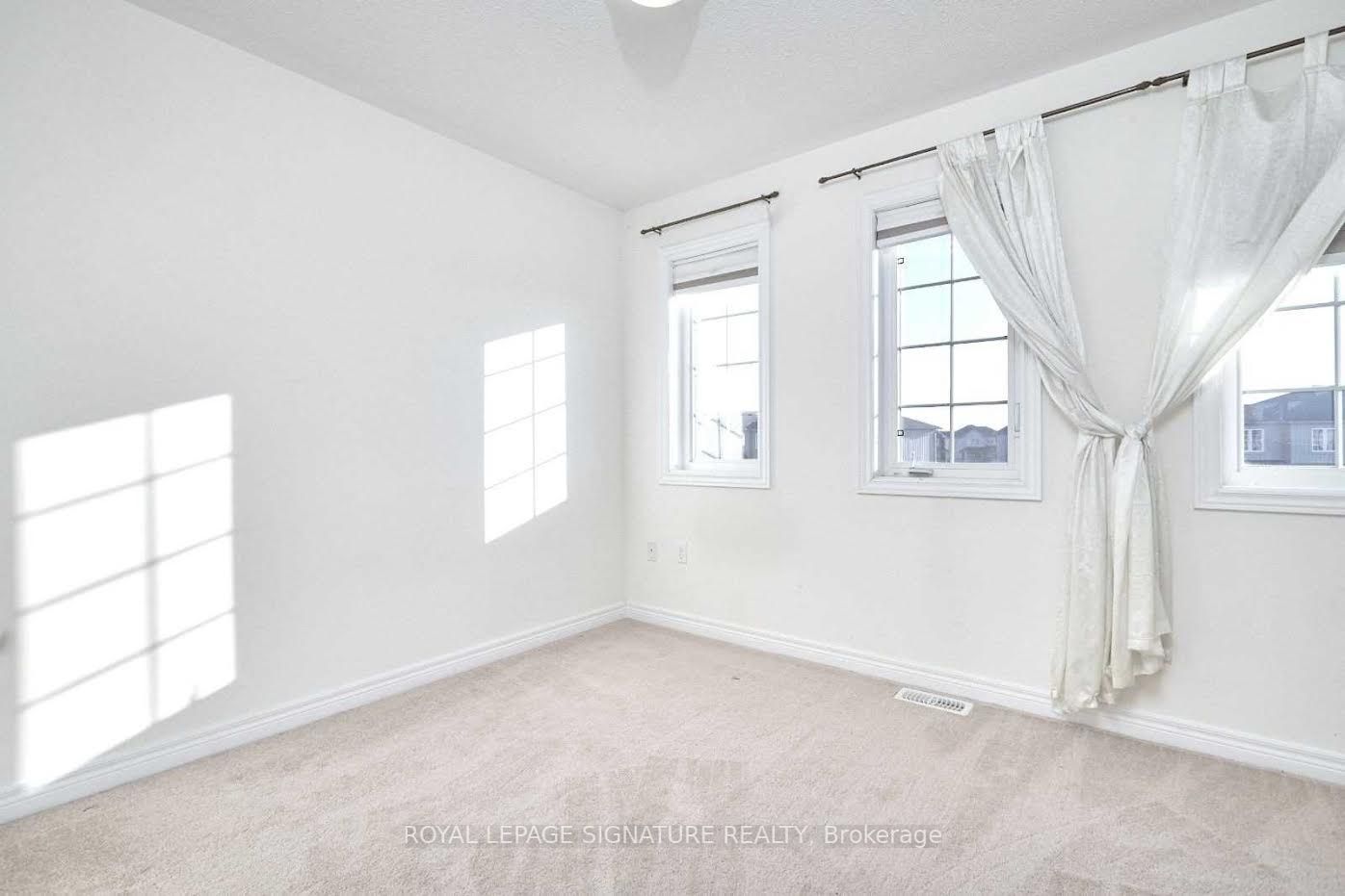 22 Admiral Cres