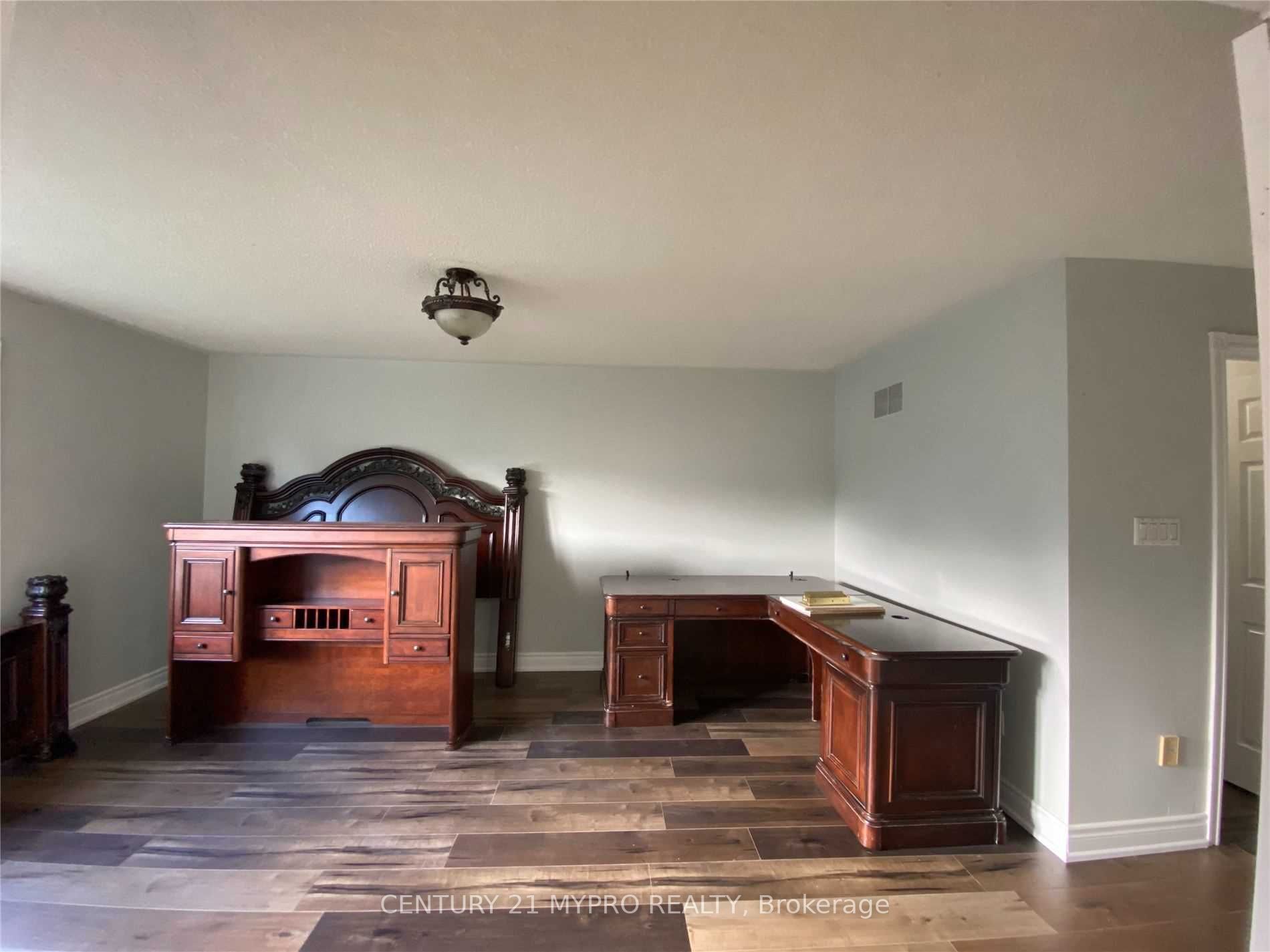 6 Barlow Rd