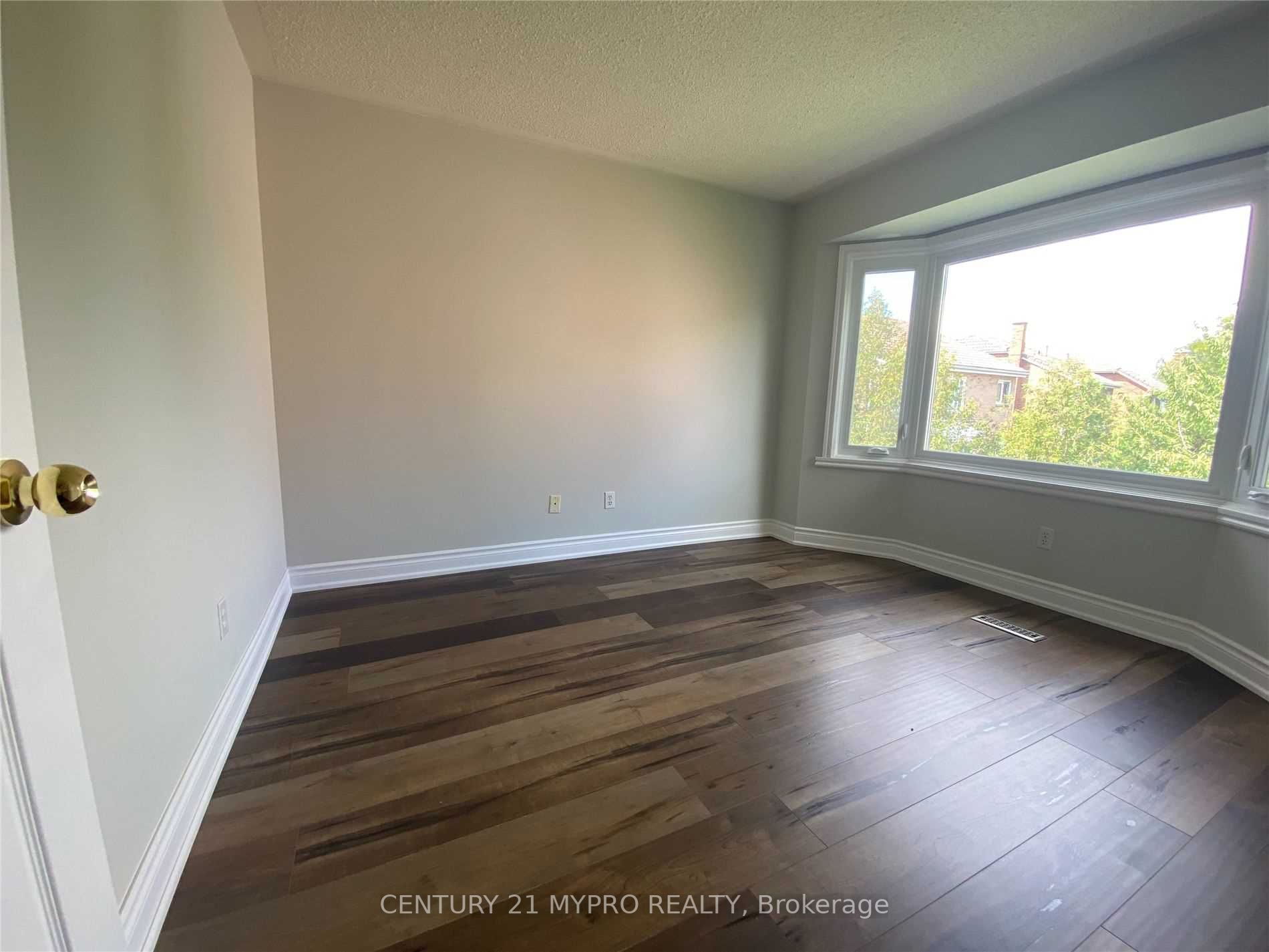 6 Barlow Rd