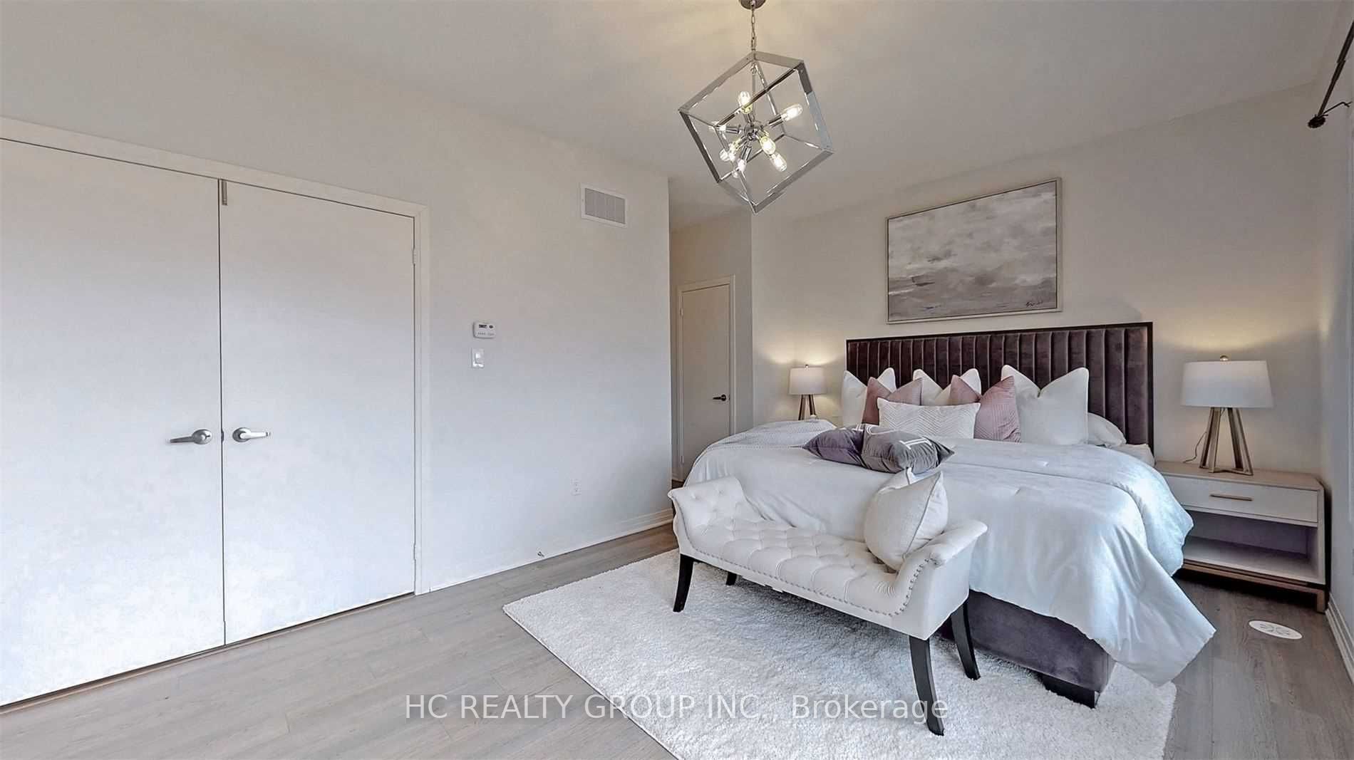 262 Thomas Cook Ave