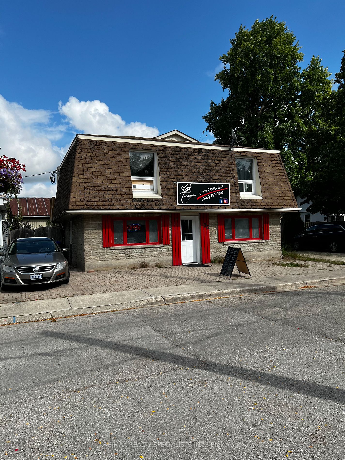 33 Paris St