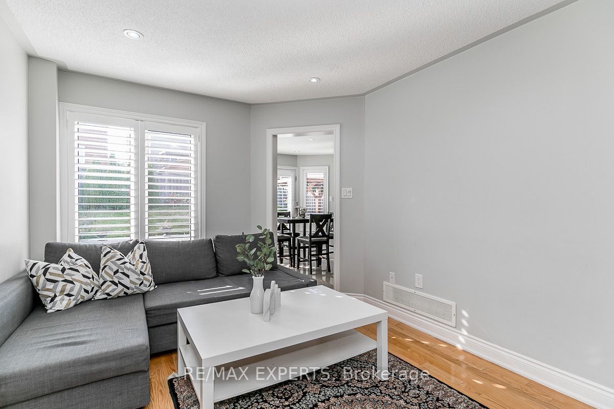 56 Metcalfe Dr