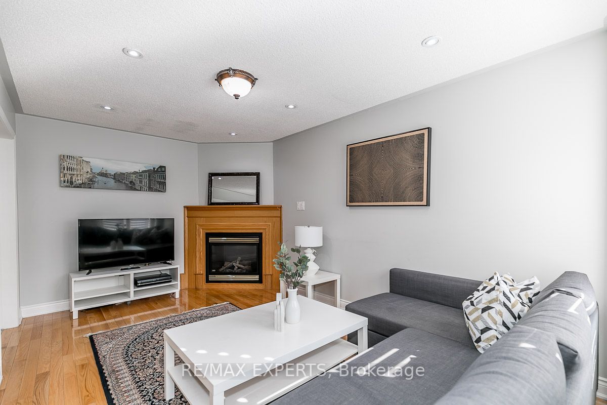 56 Metcalfe Dr