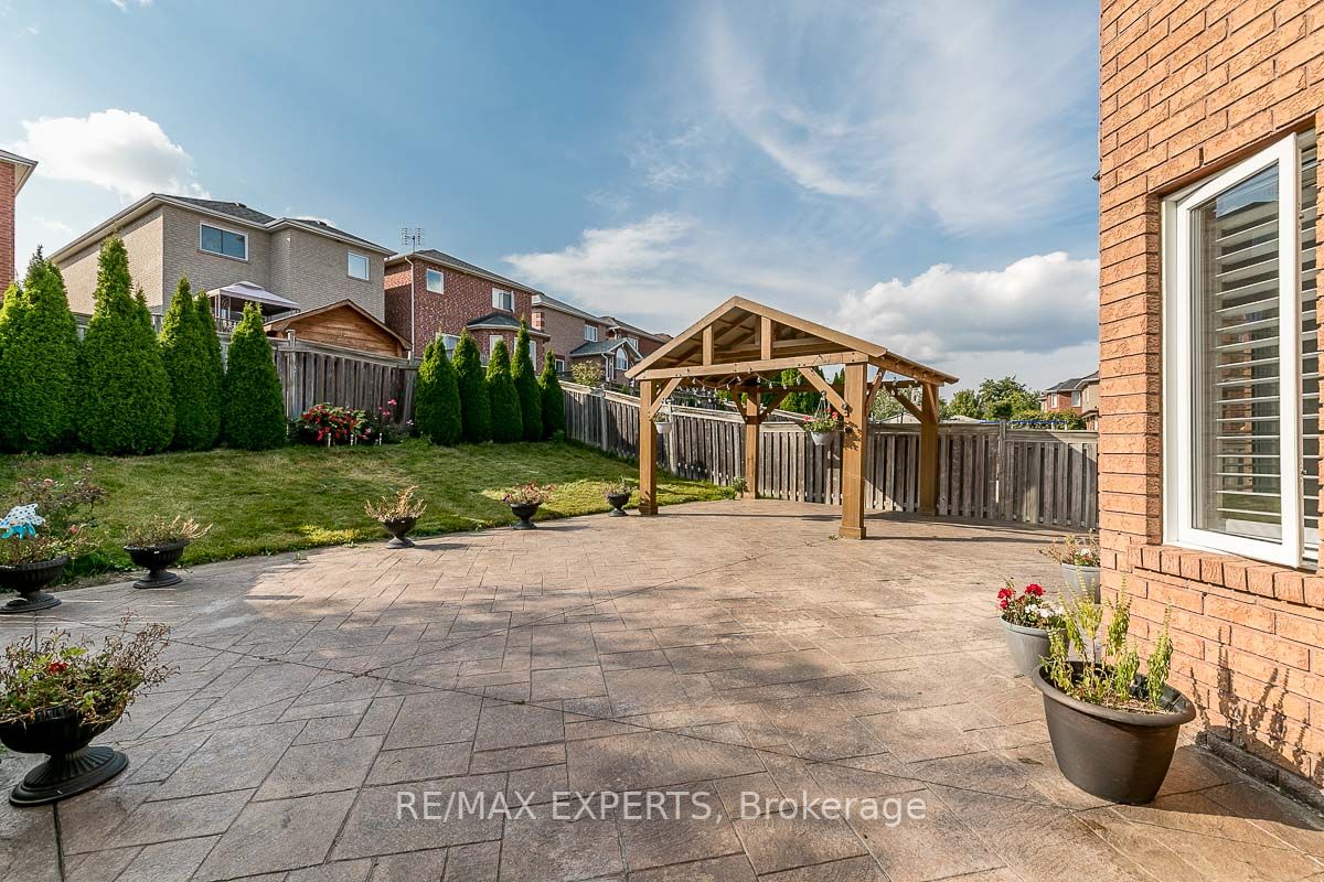 56 Metcalfe Dr