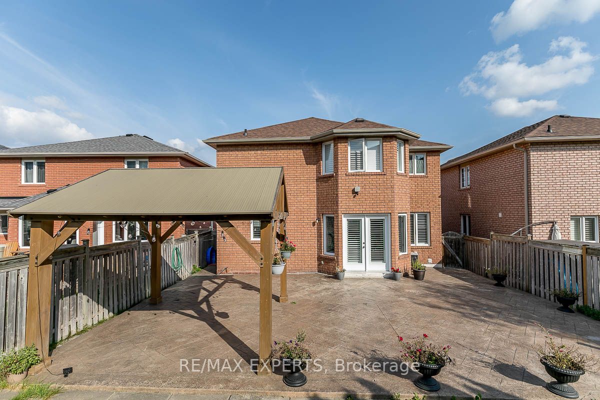 56 Metcalfe Dr