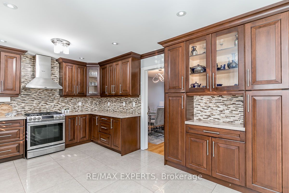 56 Metcalfe Dr