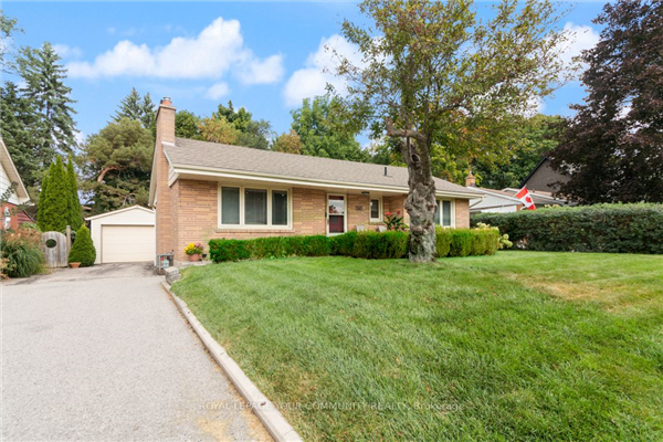 245 Avenue Rd, Newmarket