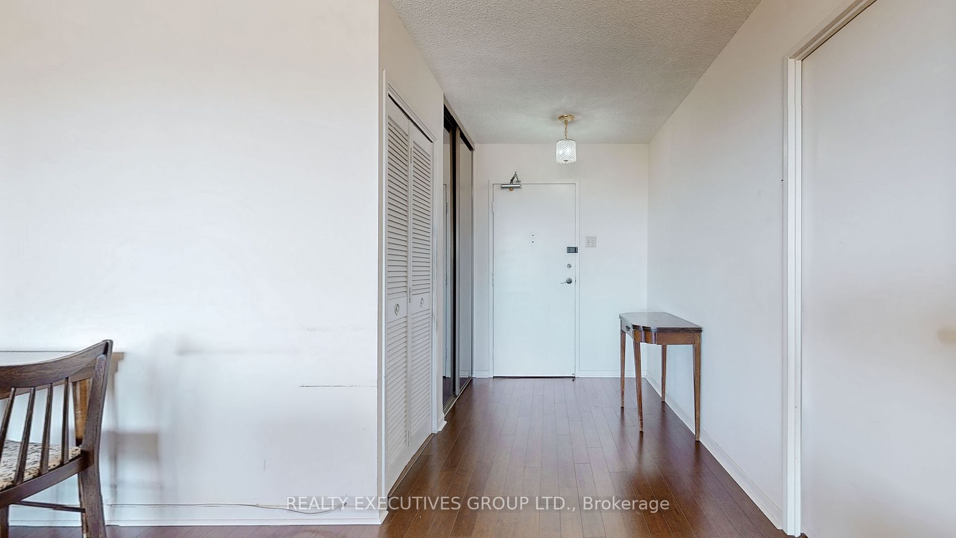 8111 Yonge St, #1805