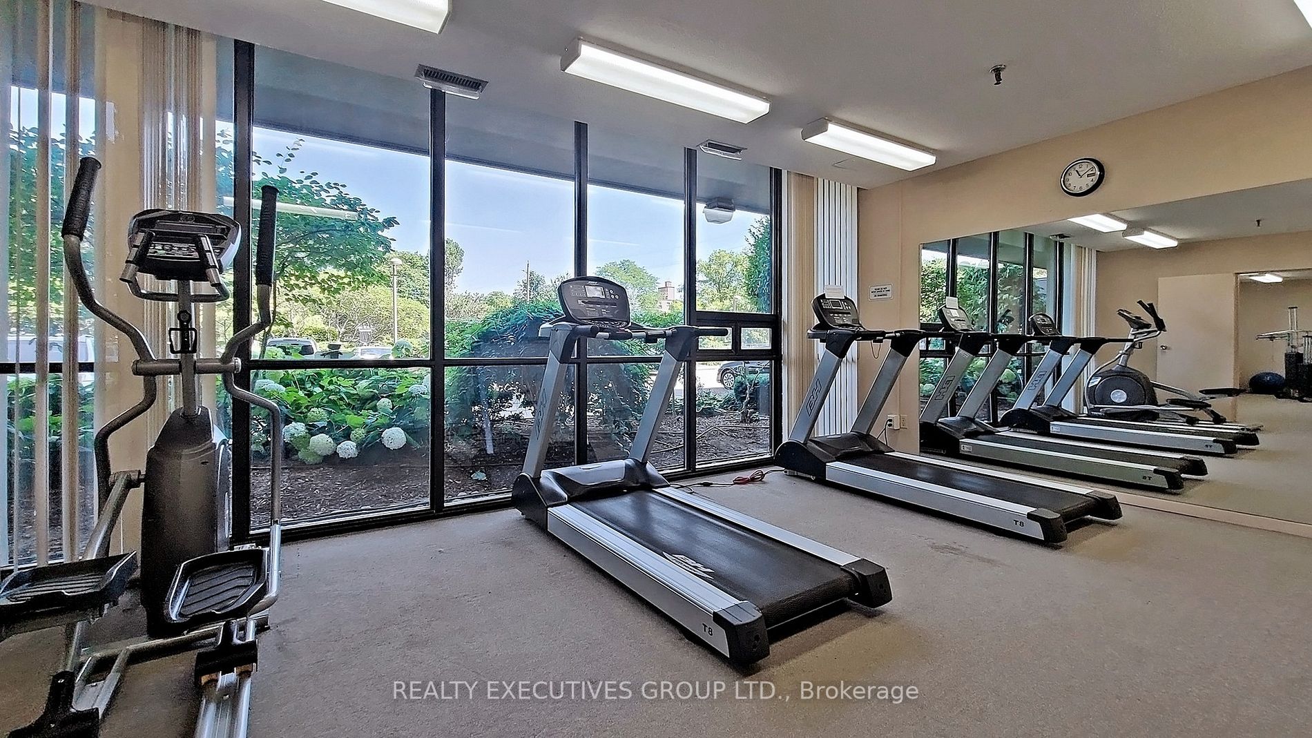 8111 Yonge St, #1805