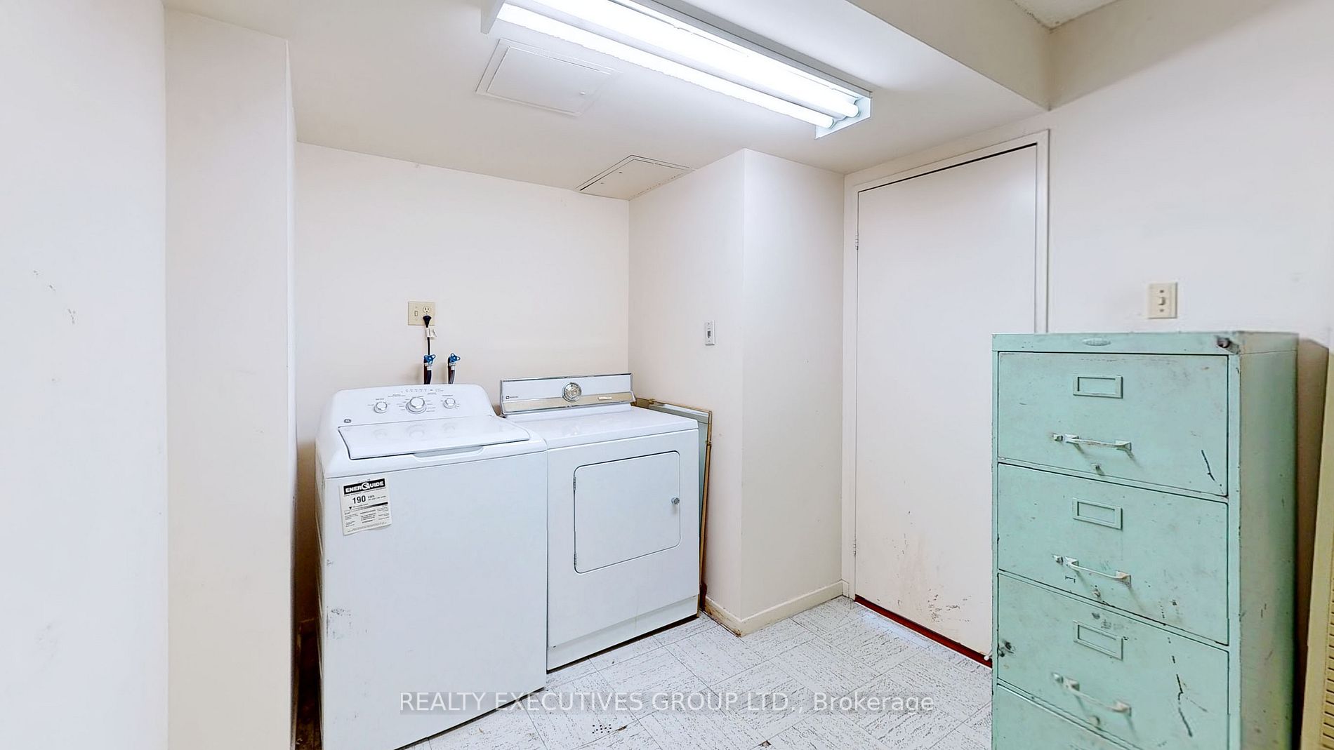 8111 Yonge St, #1805