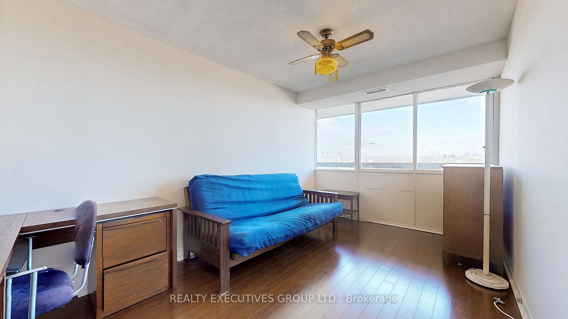 8111 Yonge St, #1805