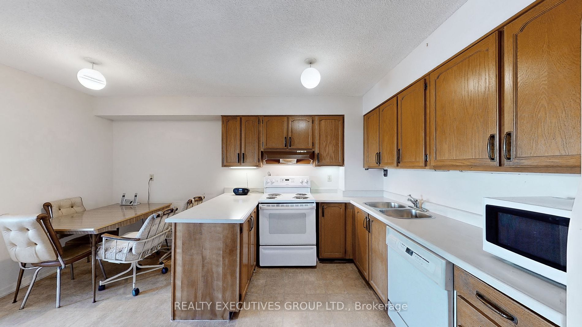 8111 Yonge St, #1805