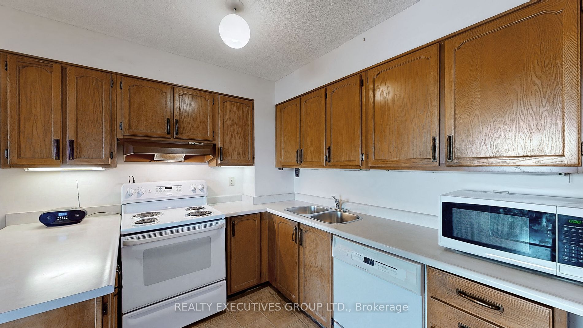 8111 Yonge St, #1805