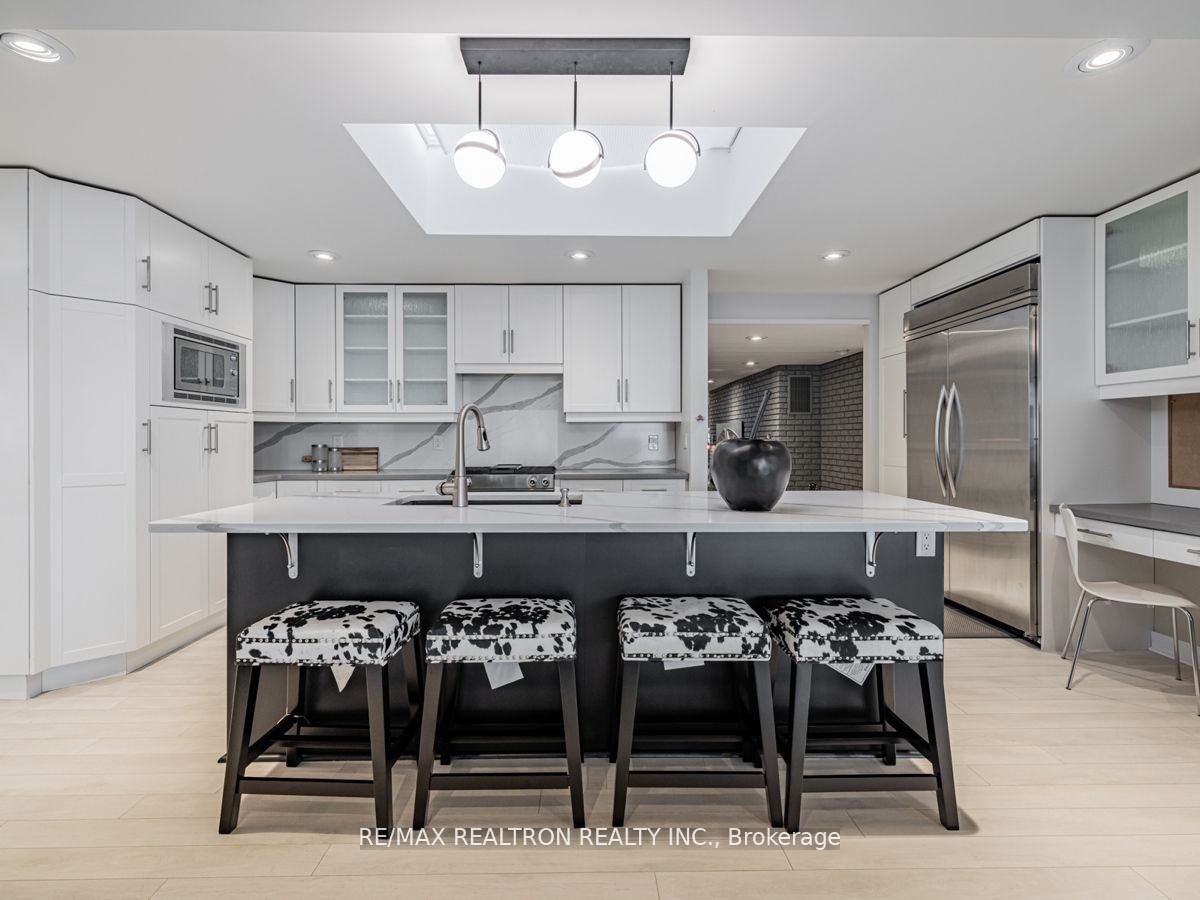 3237 Fleming Blvd