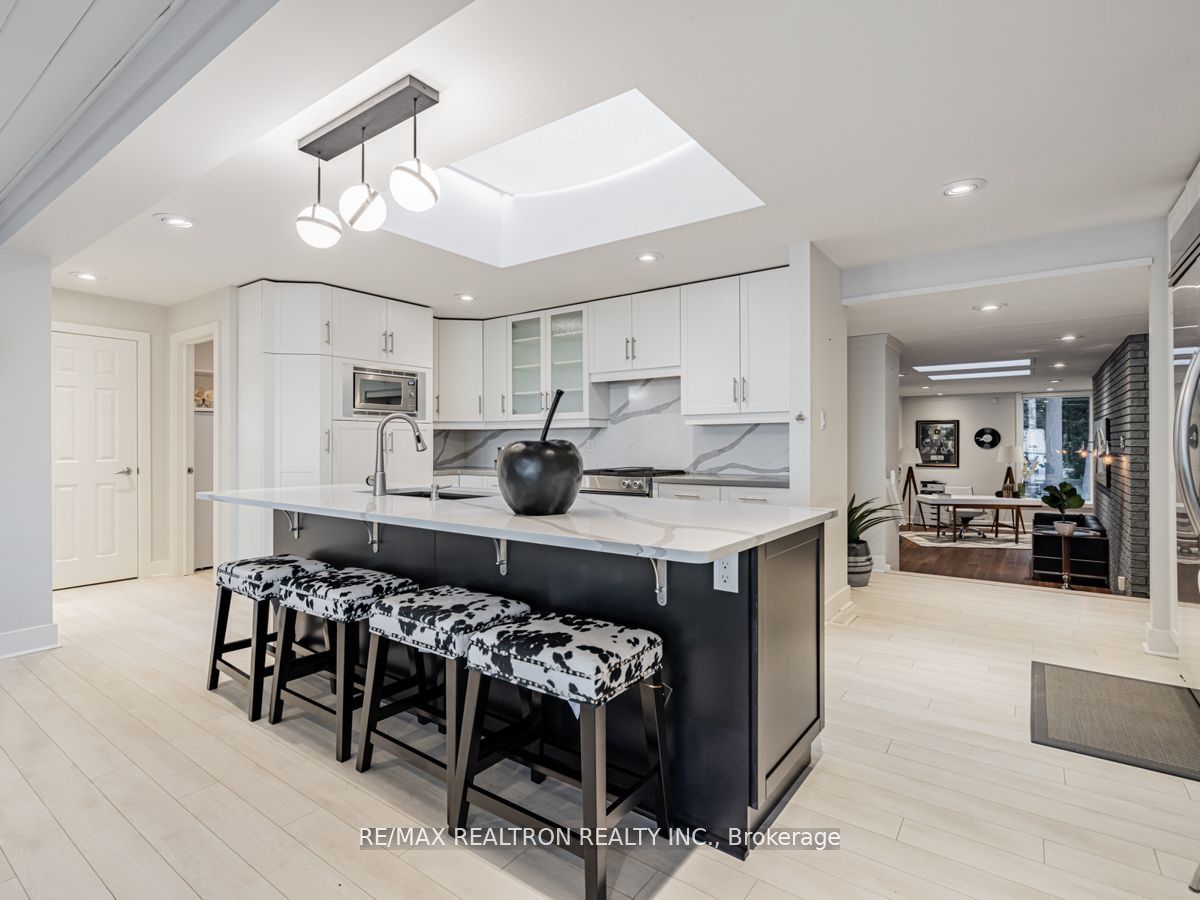 3237 Fleming Blvd