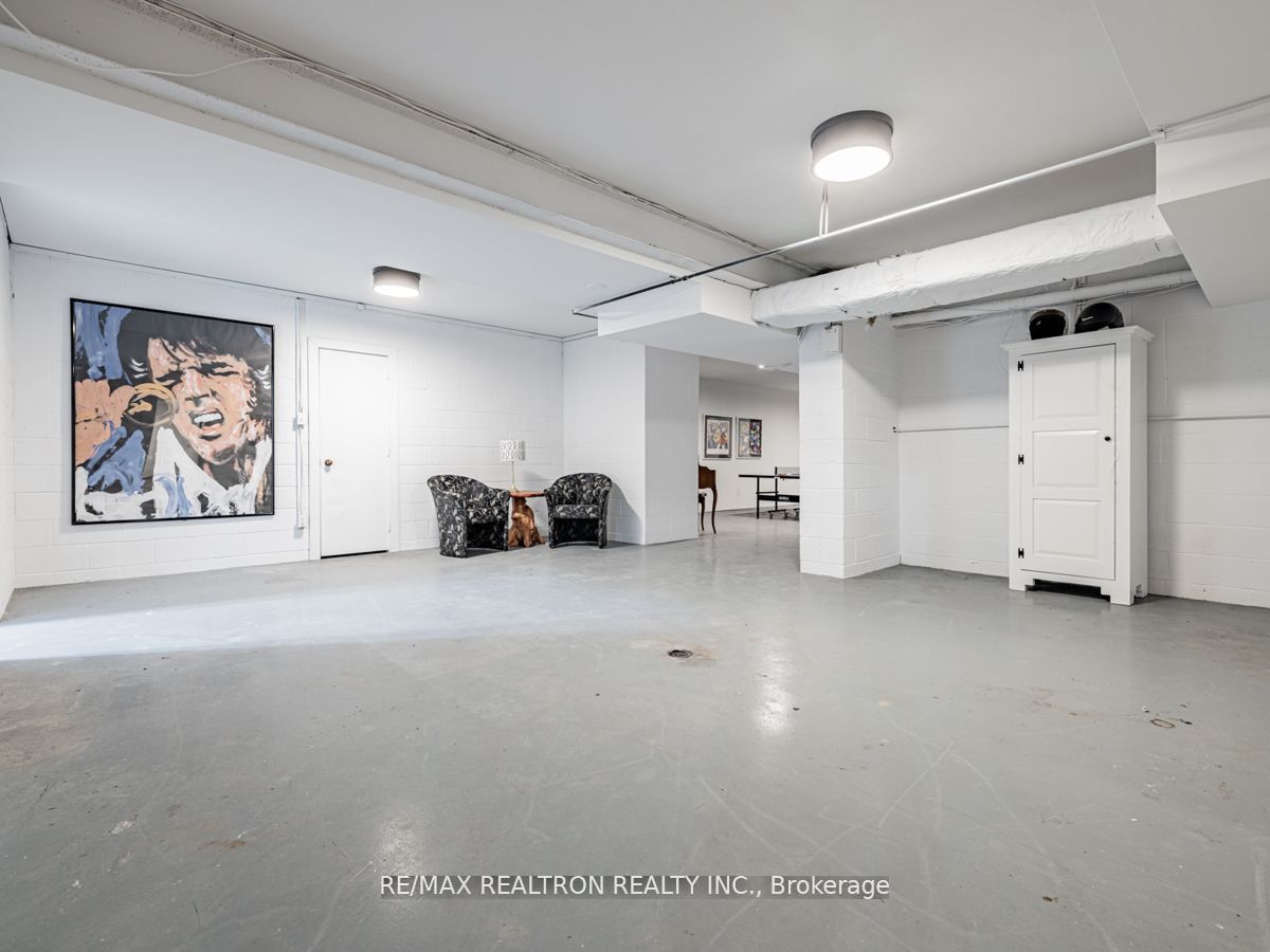3237 Fleming Blvd