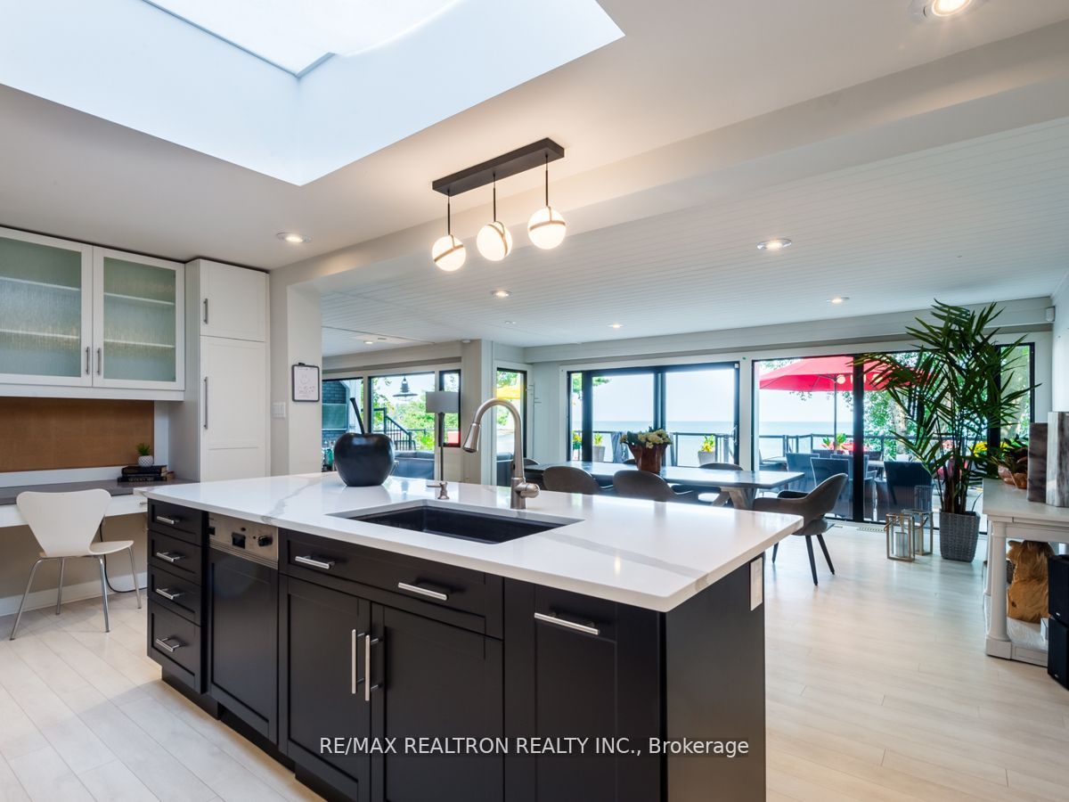 3237 Fleming Blvd