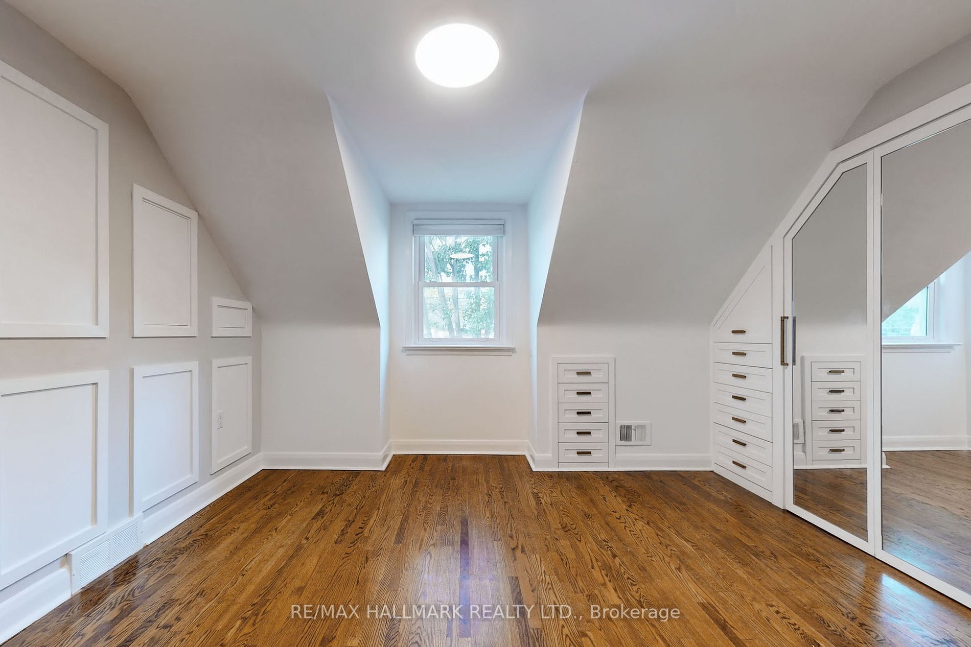 55 Trench St