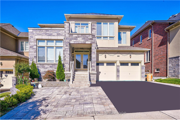 44 Clifford Fairbarn Dr, East Gwillimbury