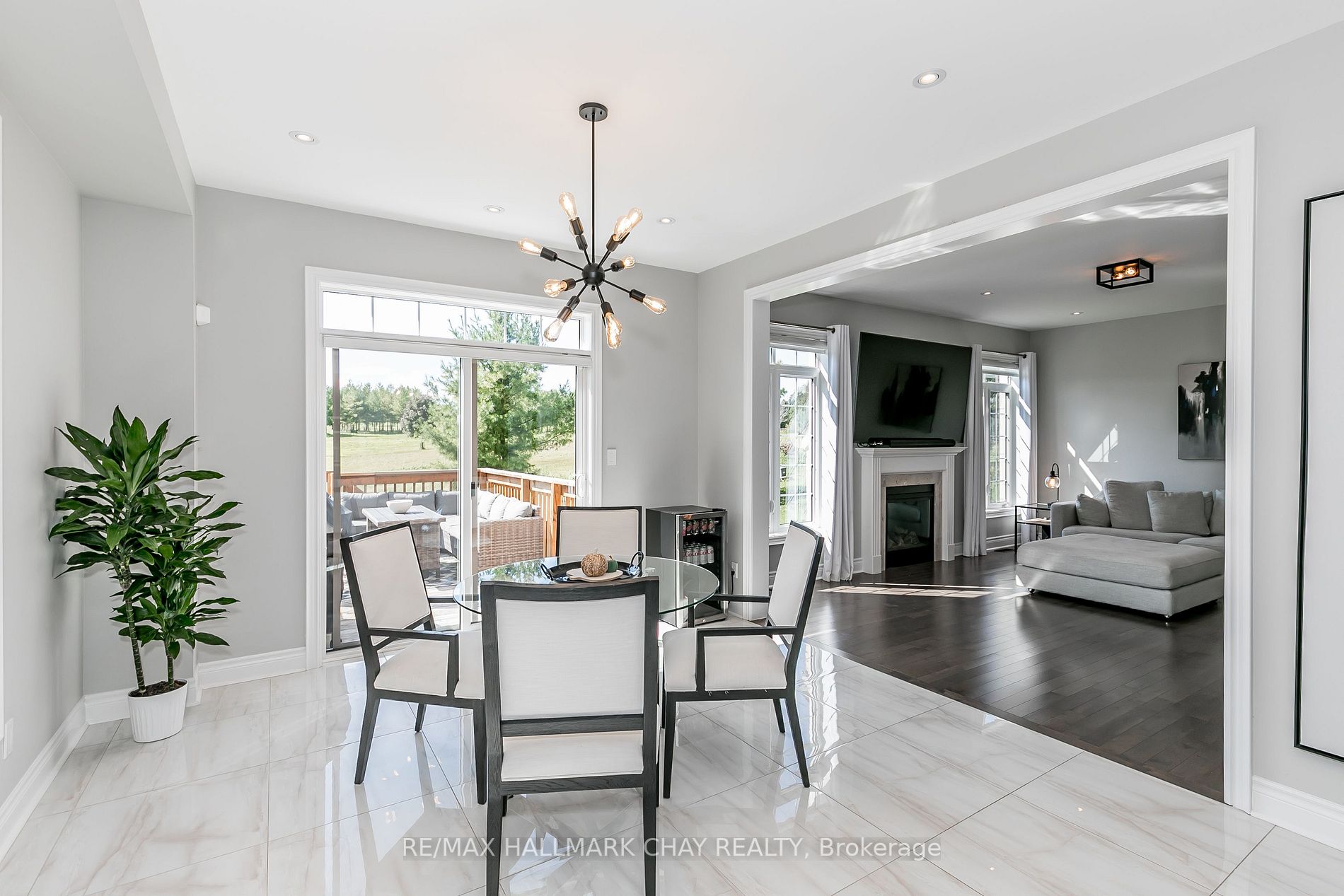 142 Inverness Way
