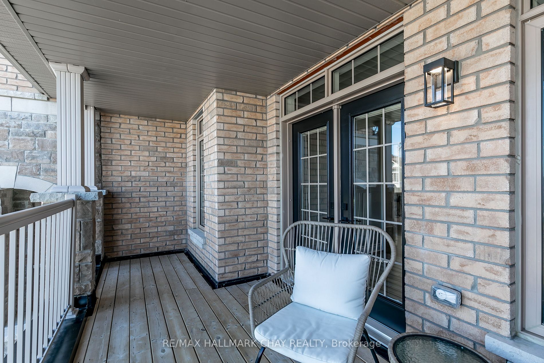 142 Inverness Way