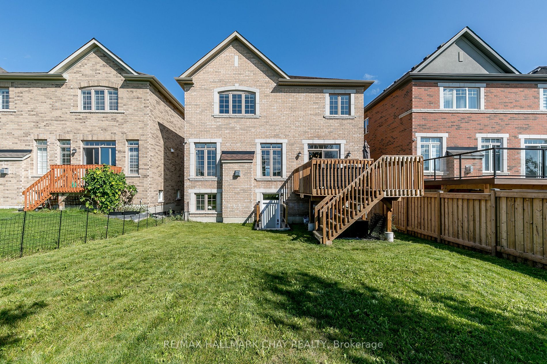 142 Inverness Way