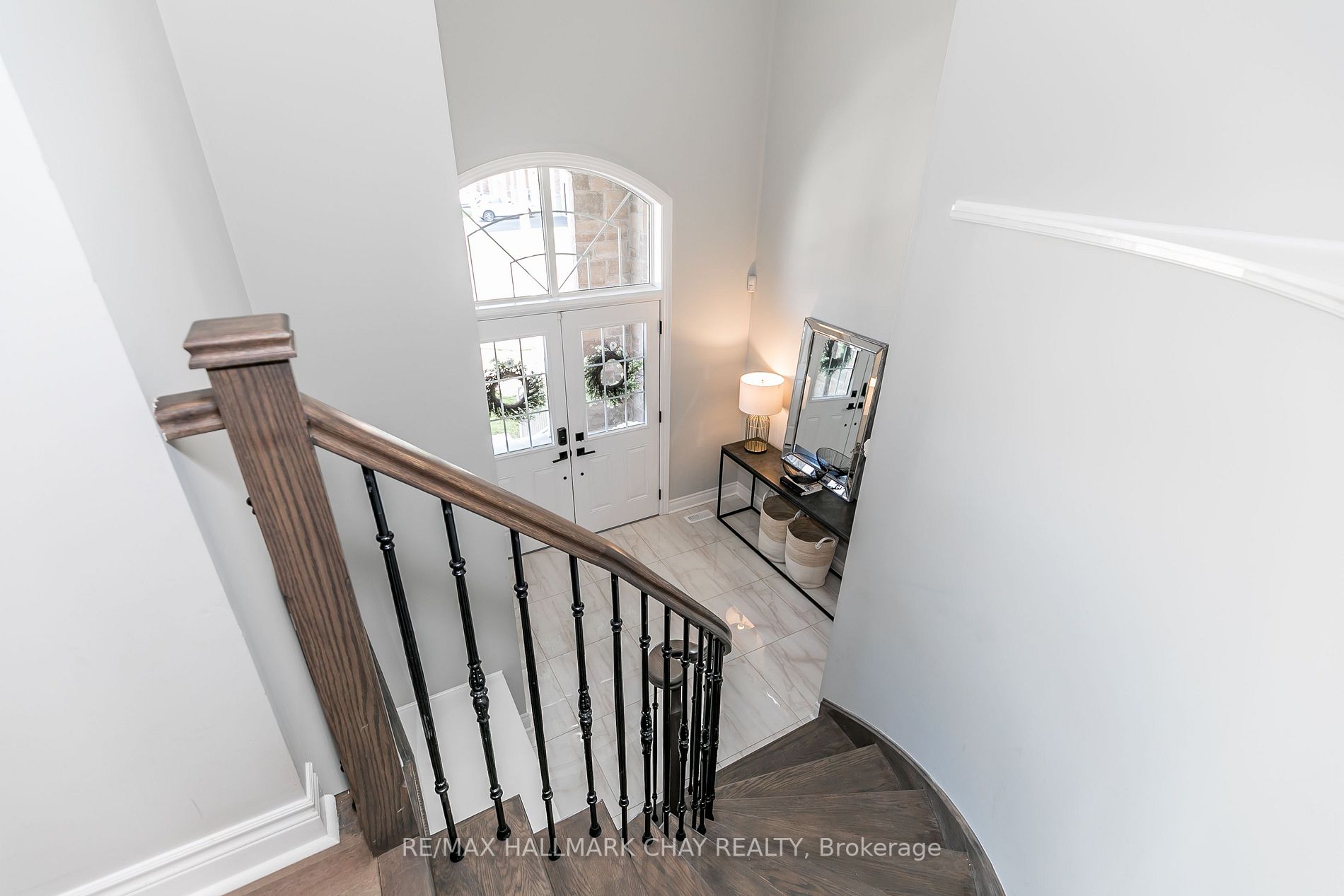 142 Inverness Way
