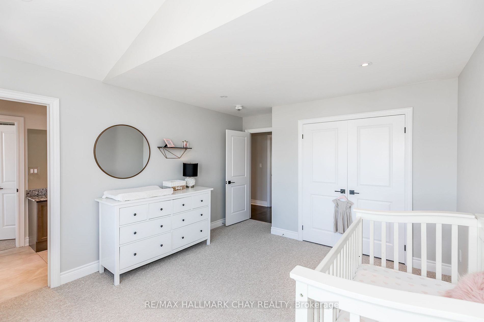 142 Inverness Way