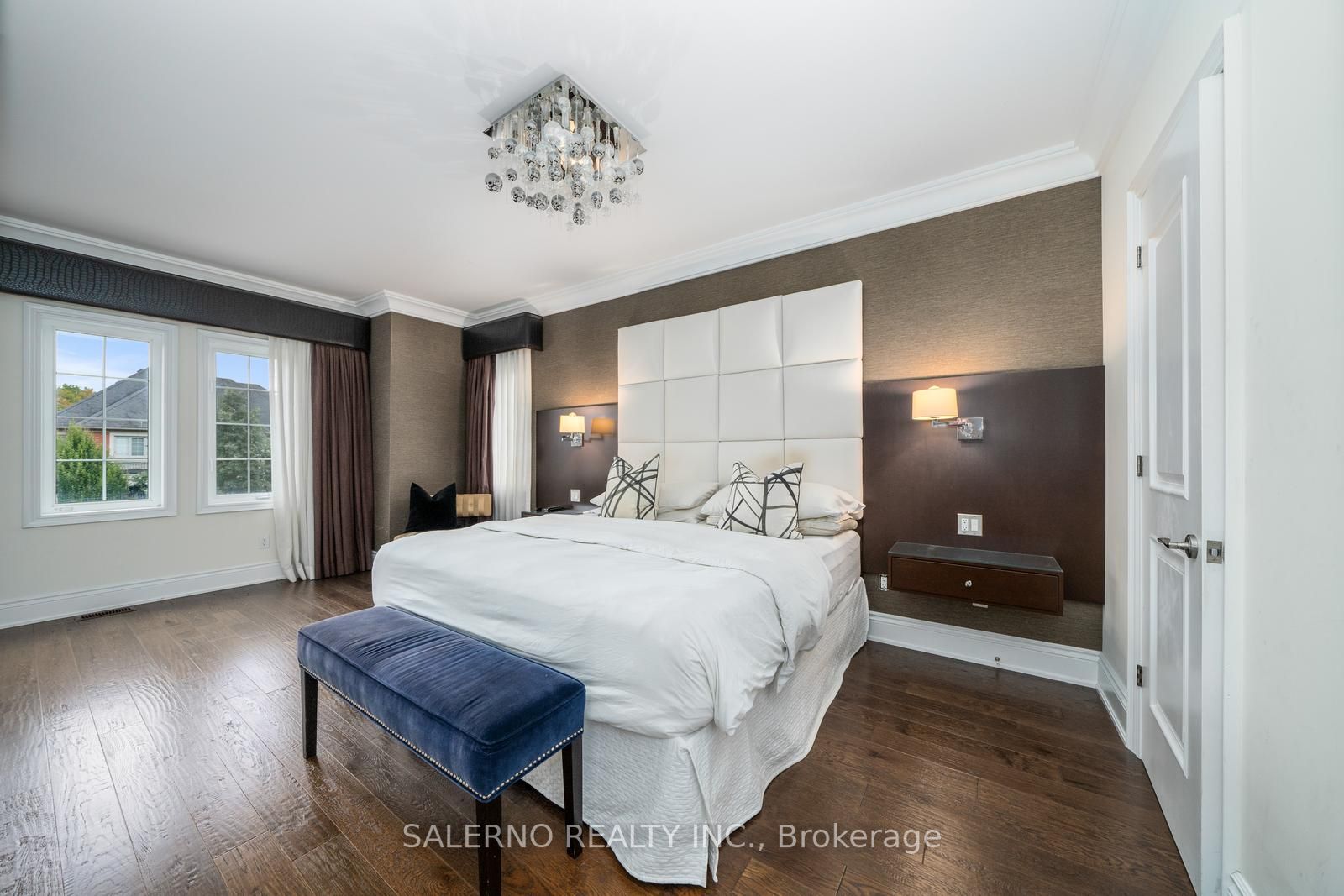 211 Grand Vellore Cres