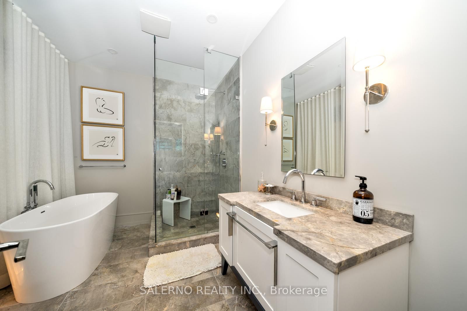 211 Grand Vellore Cres