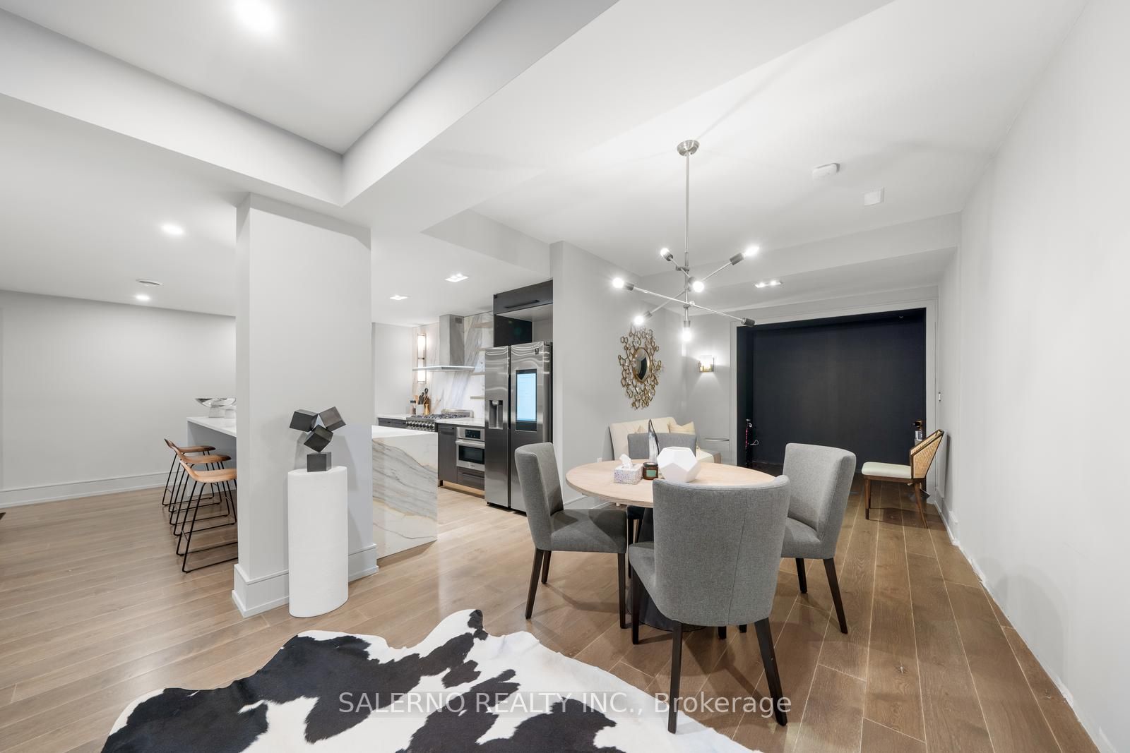 211 Grand Vellore Cres