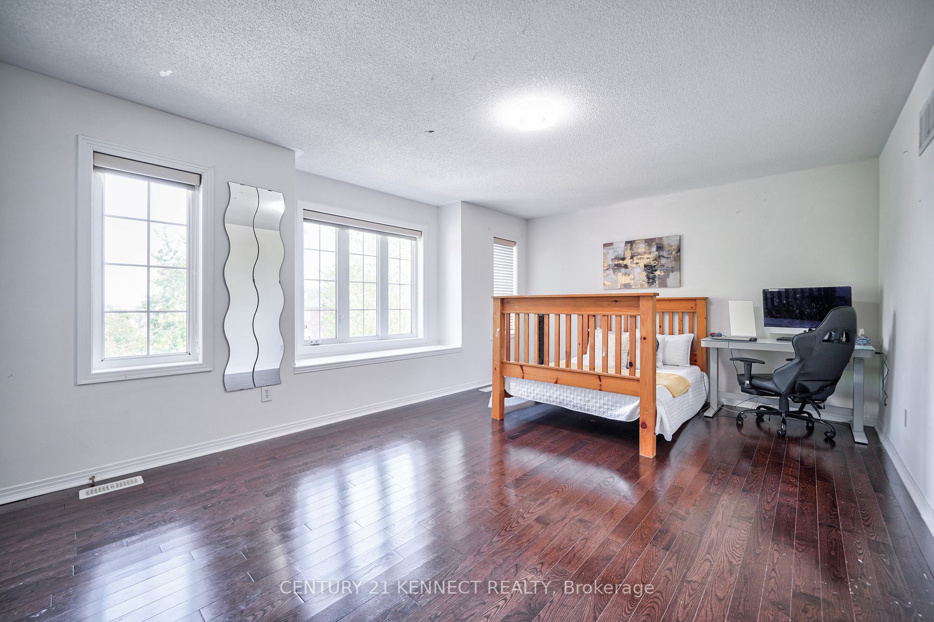 405 Dowson Loop