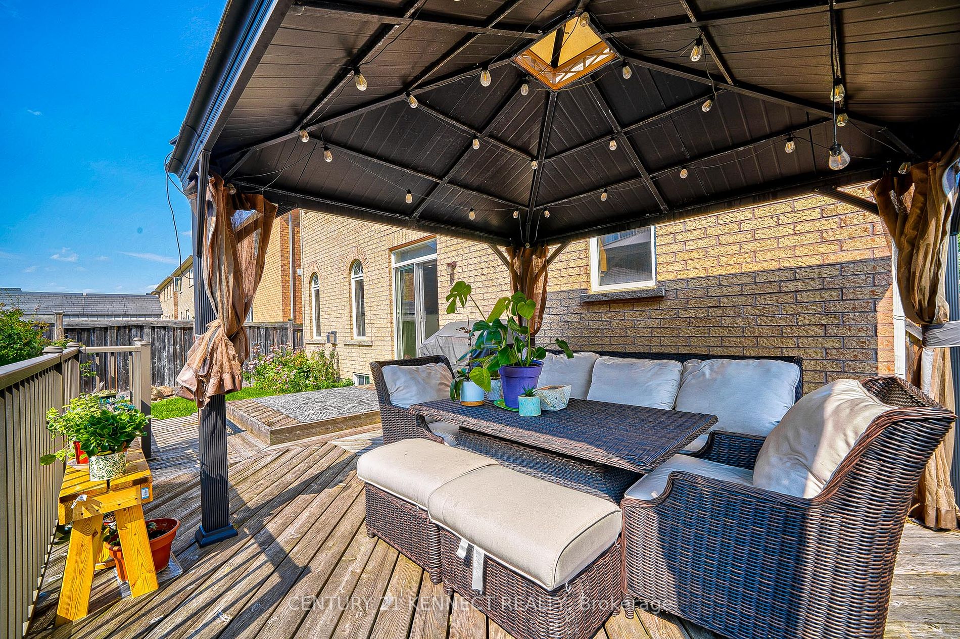 405 Dowson Loop