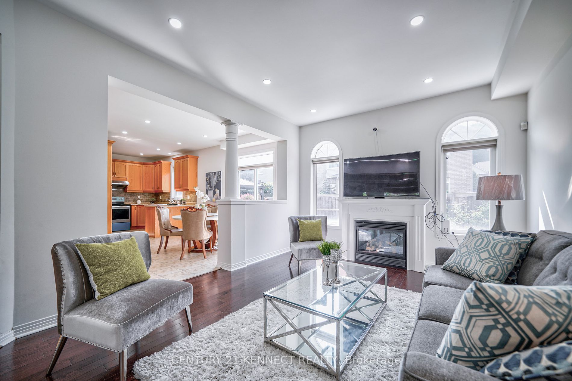 405 Dowson Loop