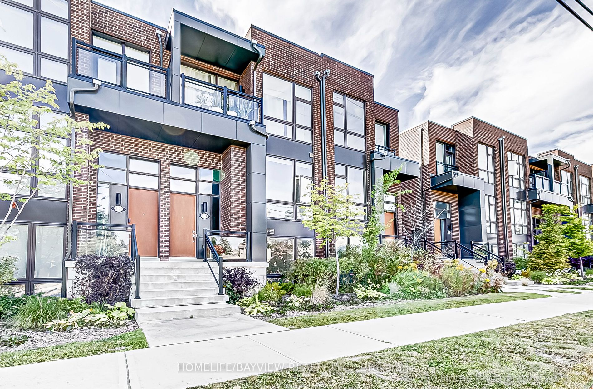 9174 Bathurst St N