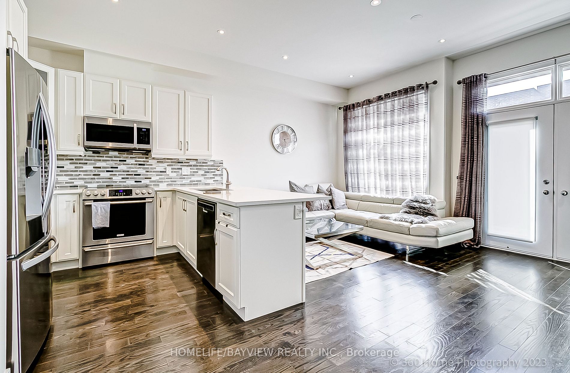 9174 Bathurst St N