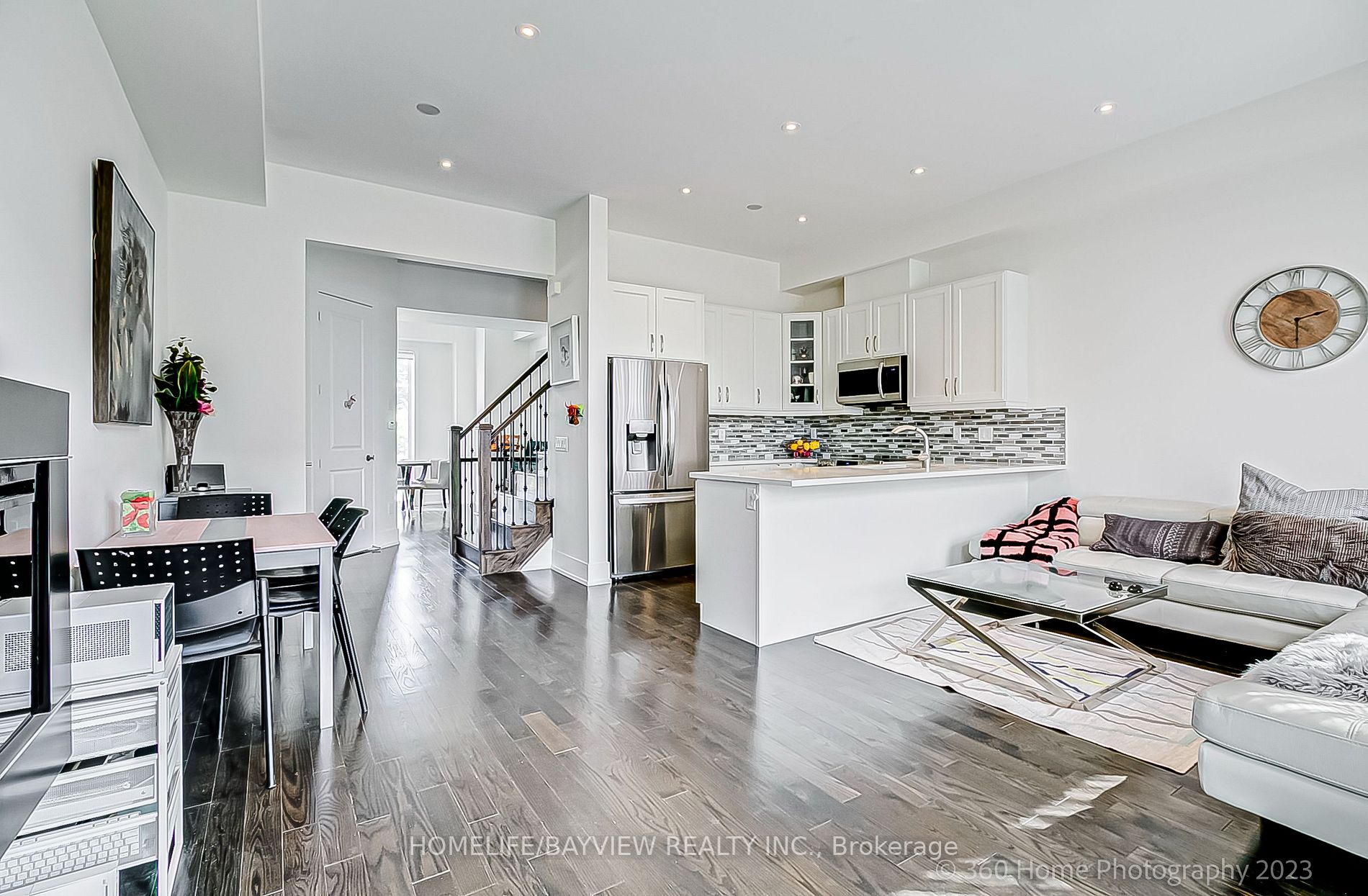 9174 Bathurst St N