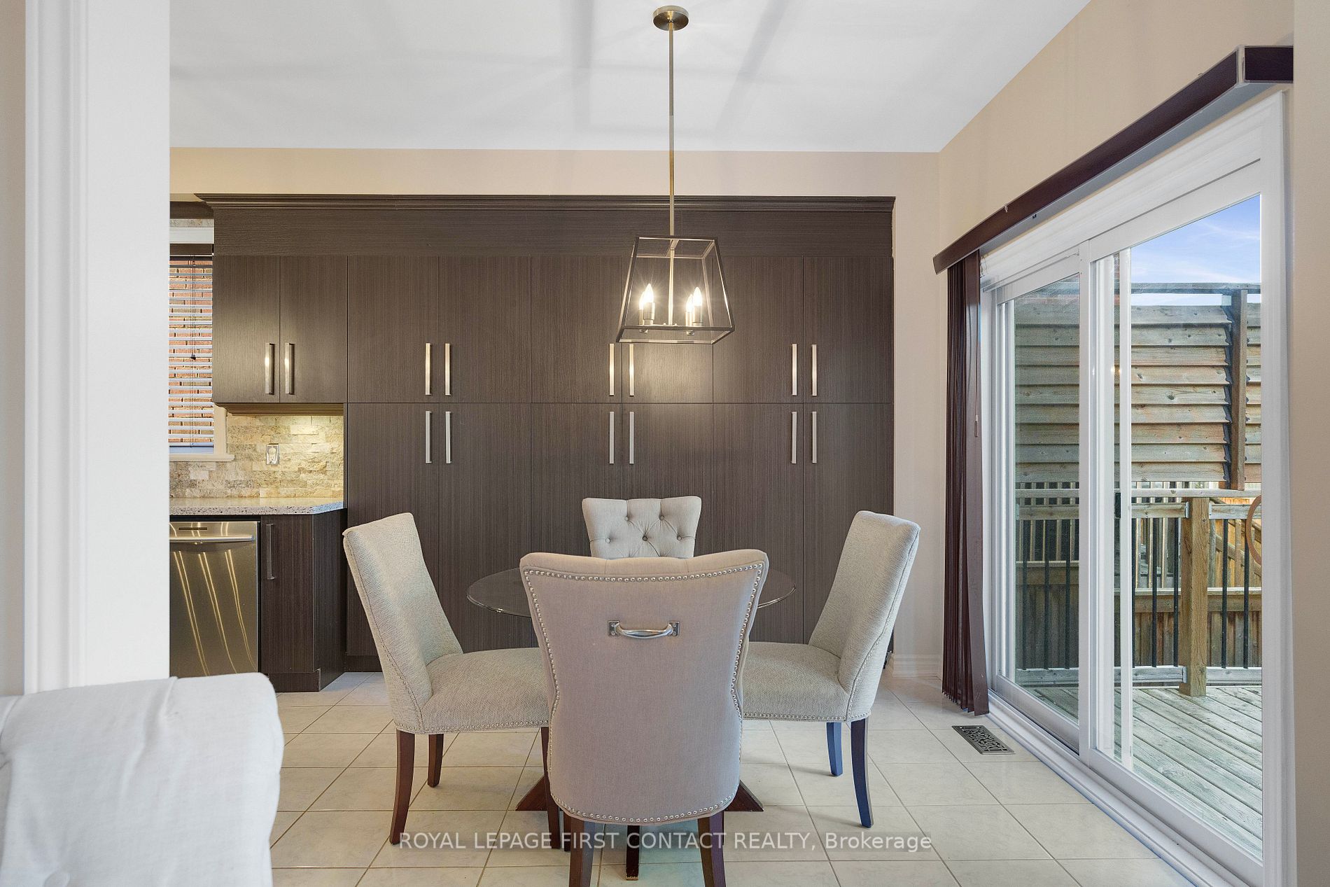 2192 Dawson Cres